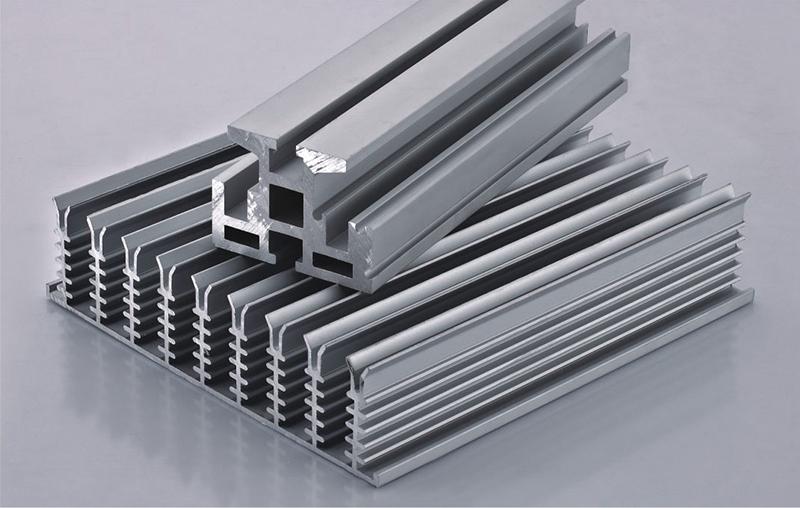 工业铝型材表面摩擦静电喷涂原理及特点